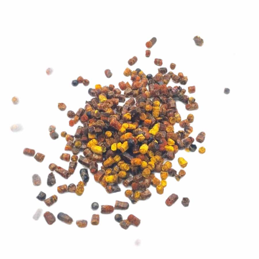 Porción de pan de abeja fermentado extraída del panal de forma artesanal