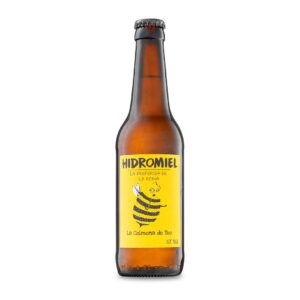 Ilustración artesanal de una botella de Hidromiel Freyja de La Colmena de Teo, con elementos nórdicos y toques florales.
