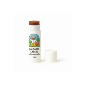 Bálsamo labial natural de La Colmena de Teo con miel, envase blanco con etiqueta del apicultor y tapa al lado.