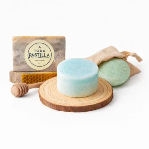 Pack Fuerza de cosmética sólida natural con champú fuerza, acondicionador sólido y jabón de miel y propóleo